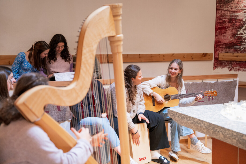 Musikalische Runde in der Kapelle